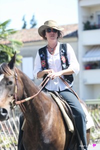 photographe-reportage-evenements-corso-defile-fetes-equestre-landes-aire-sur-adour-cavaliere